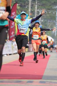 BIB: 41099
                            <button type="button" onclick="openModal(8233494)" class="btn btn-primary btn-sm float-right btn-popup" data-toggle="modal" data-target=".modal-high-quality">
                        <i class="fas fa-shopping-cart"></i> Add to Cart
                    </button>
                                            <button type="button" onclick="isThisMe(8233494, true)" class="btn btn-success btn-sm float-right btn-popup btn-isme hidden" data-toggle="tooltip" data-placement="bottom" title="นี่คือรูปของคุณใช่ไหม คลิกที่นี่เพื่อเอาเข้าอัลบั้ม">
                        <i class="fas fa-plus"></i> Add to album
                    </button>
                    <button type="button" onclick="isThisMe(8233494, false)" class="btn btn-warning btn-sm float-right btn-popup btn-isnotme hidden">
                        <i class="fas fa-ban"></i> Remove from album
                    </button>